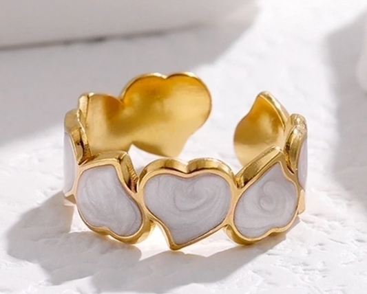 Pearlescent White Alternating Hearts Ring, gold effect