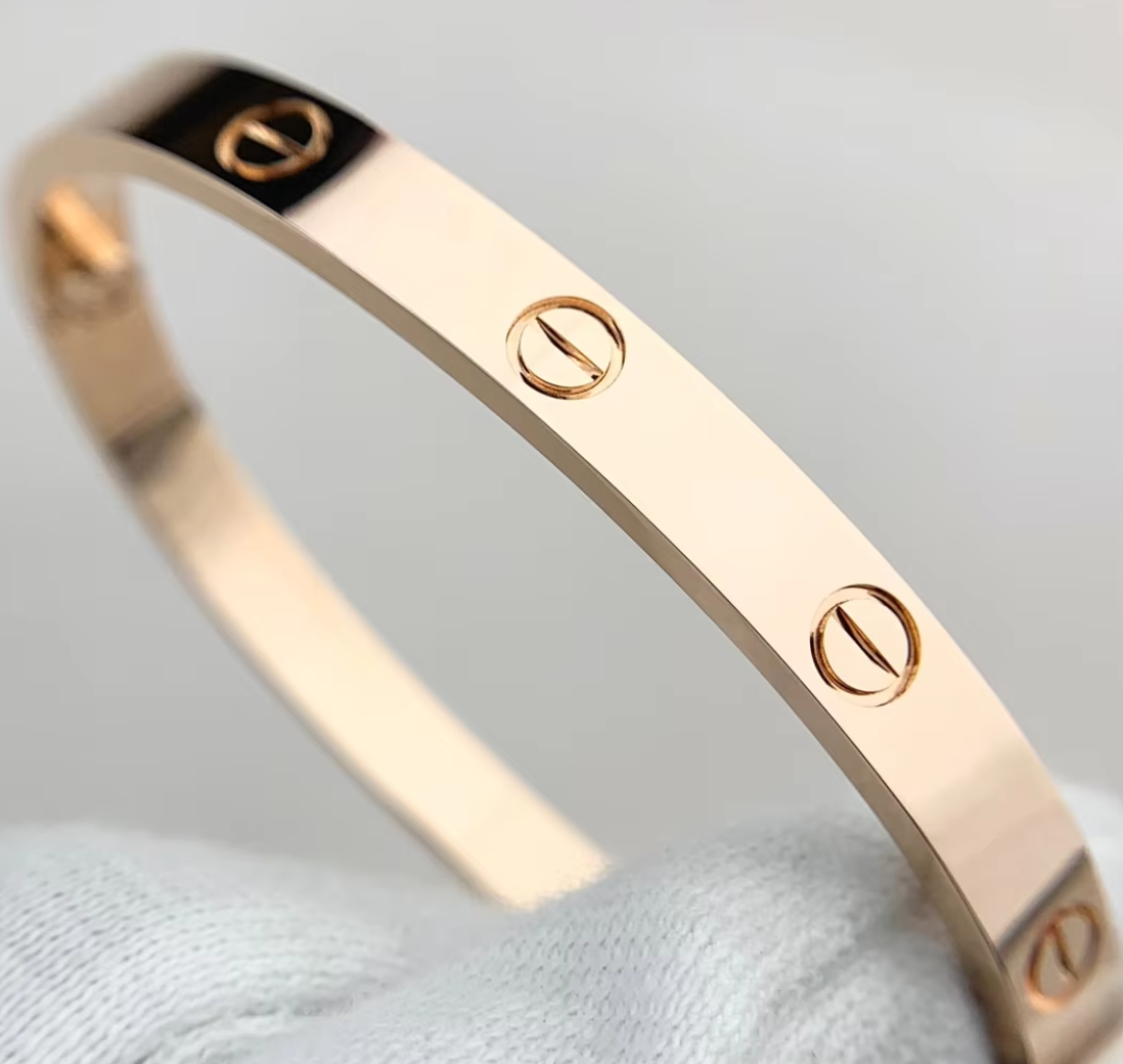 A Love-ly Series Bracelet Bangle Screw Design - Gold