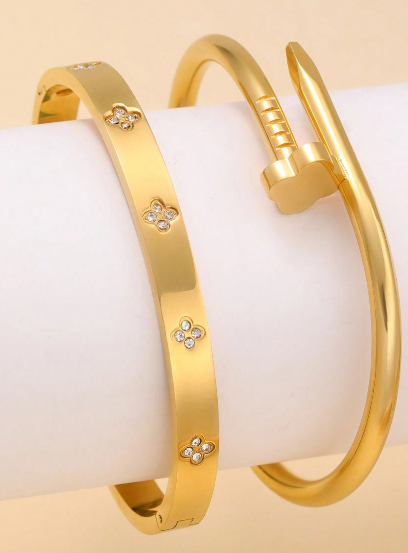 Clover Nail Bangle